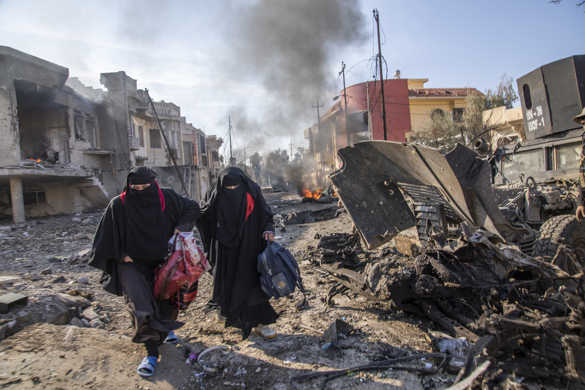 As Syria Descends into Turmoil, ISIS Regains Its Footing