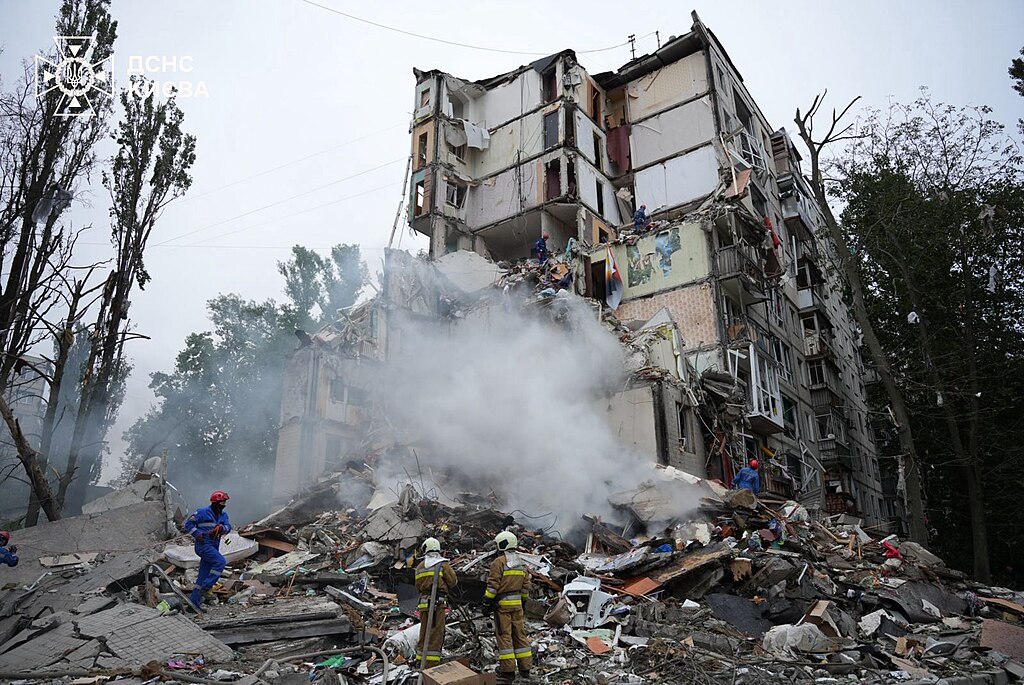 In Kyiv, Life Persists Between Blackouts and Air-Raid Sirens