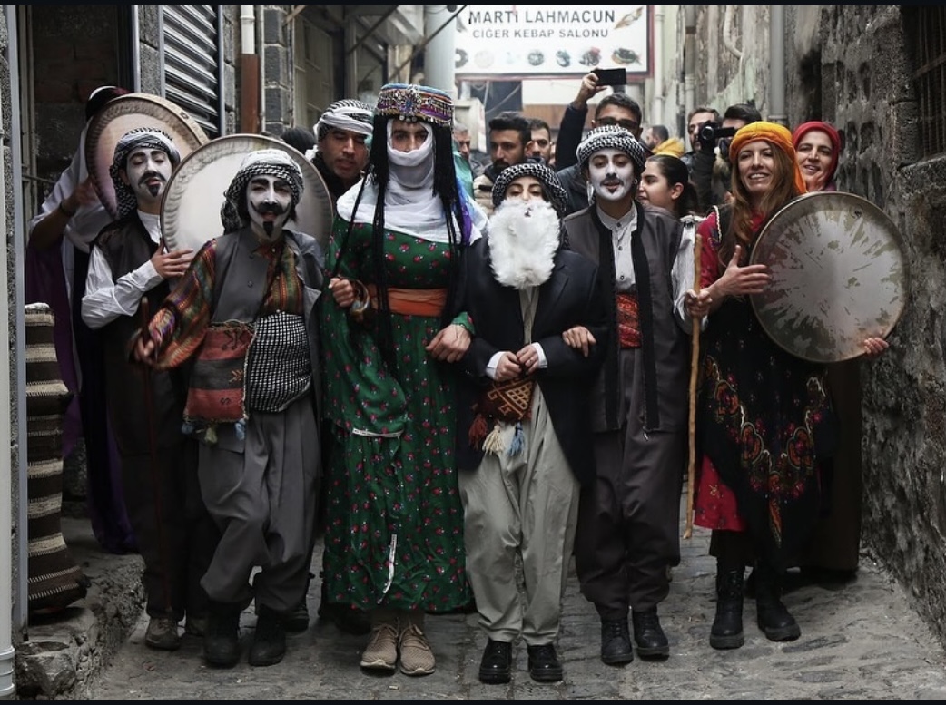 Kurdish Theatre in Istanbul: a Stage for Memory, Language, and Resistance