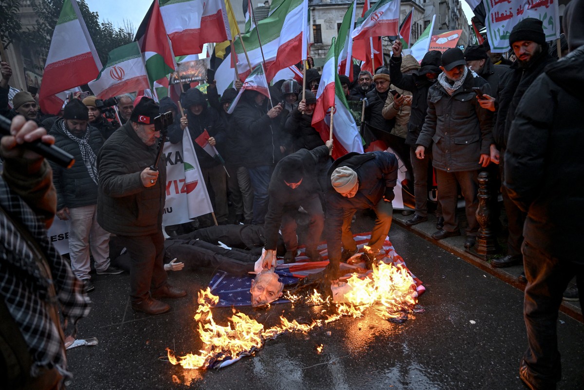 The Islamic Republic of Iran: A Struggle Between War and Submission